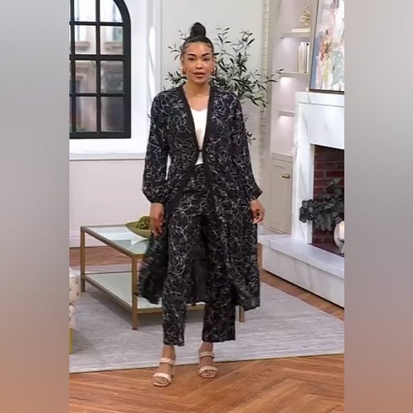 Isaac Mizrahi Tops - Set- Isaac Mizrahi Live! Regular Bridgehampton Embroidered Gauze matching set